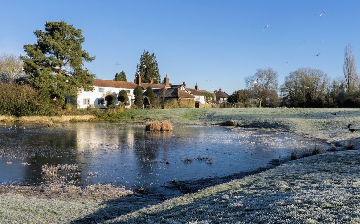 geograph 3313098 by Peter Redzimski Bradmore Green pond Old Coulsdon