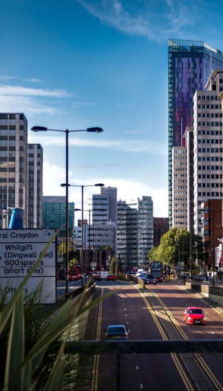 shutterstock_718674403-1-homepage-mobile estate agents