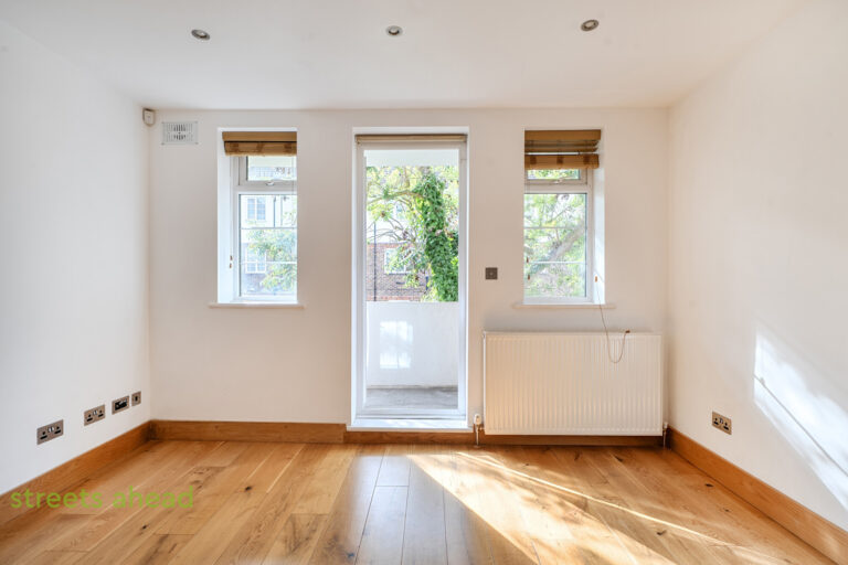 addsah_add140860_l_img_02-v2.jpg Addiscombe Road, Croydon, photo 3
