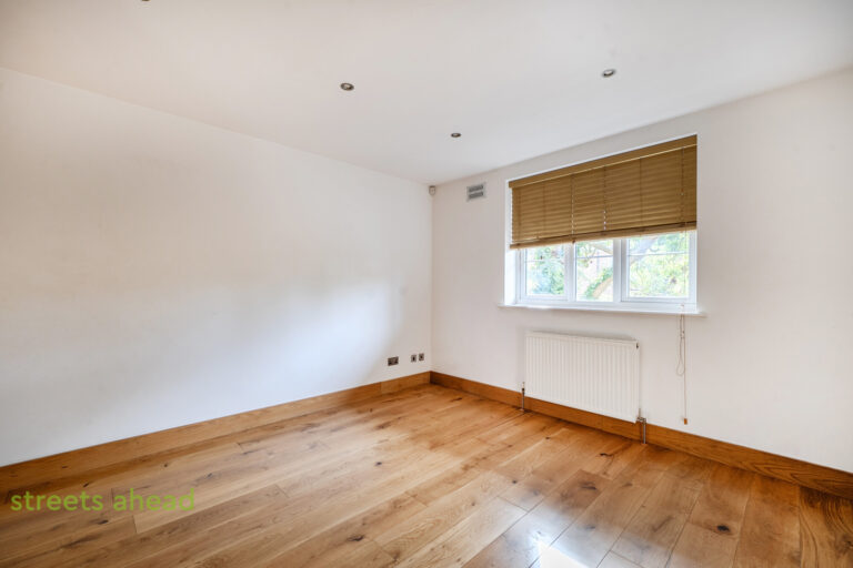 addsah_add140860_l_img_05-v2.jpg Addiscombe Road, Croydon, CR0, photo 6