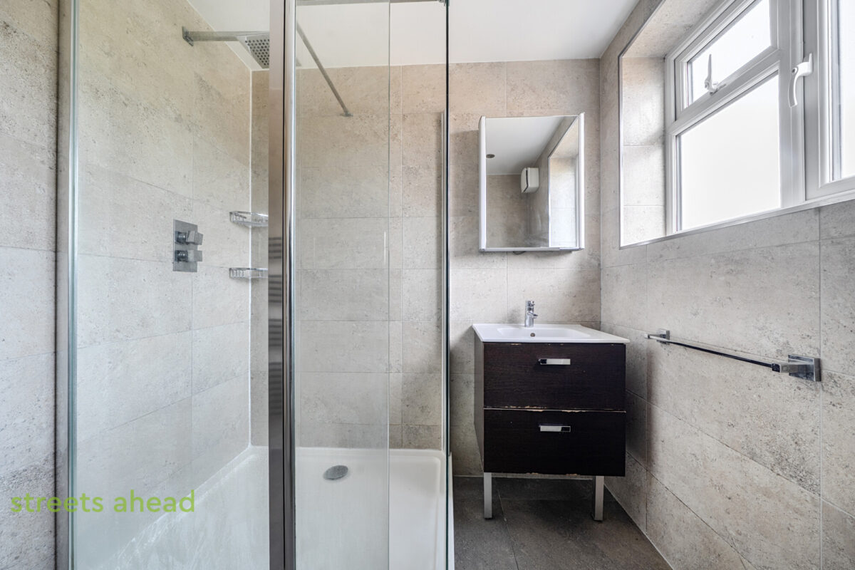 addsah_add140860_l_img_13-v2.jpg Addiscombe Road, Croydon, CR0, photo 14