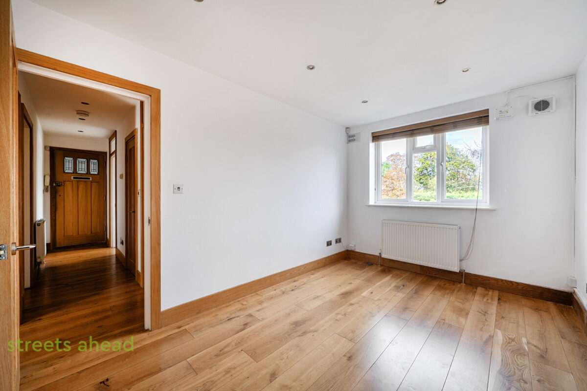 addsah_add140860_l_img_15-v2.jpg Addiscombe Road, Croydon, CR0, photo 16