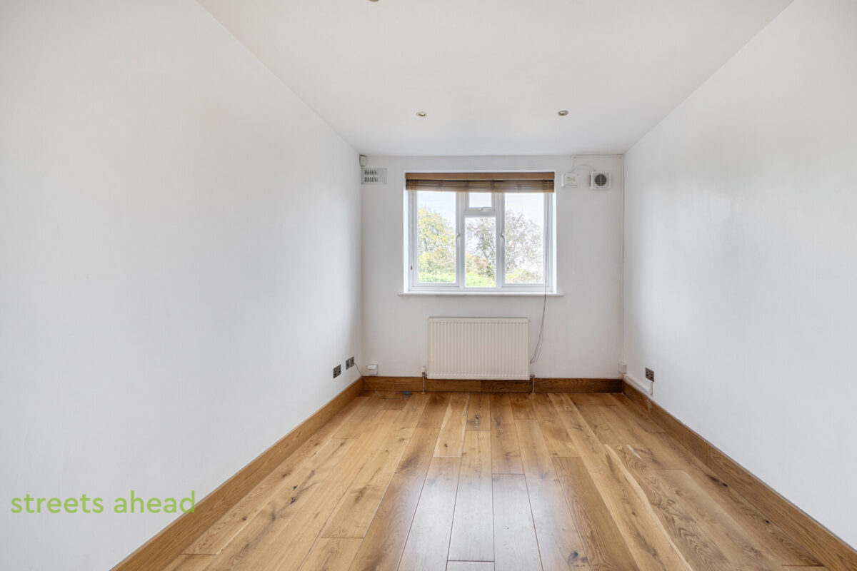 addsah_add140860_l_img_16-v2.jpg Addiscombe Road, Croydon, CR0, photo 17