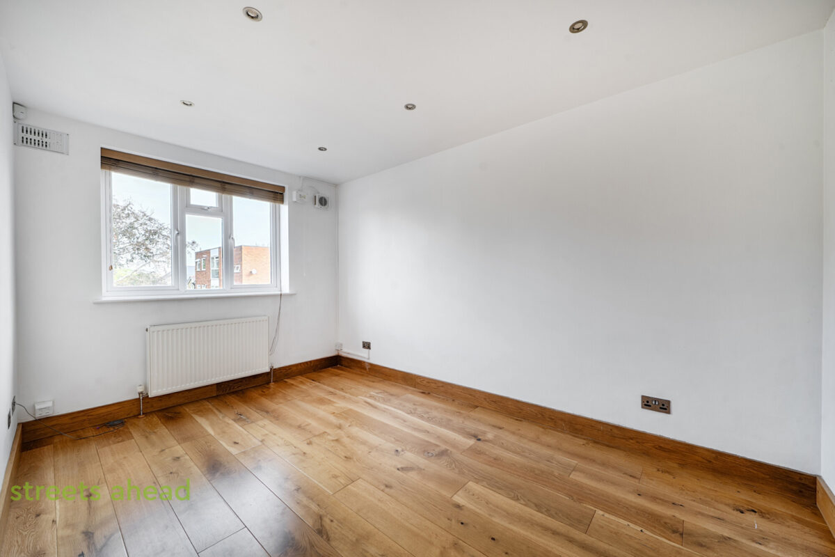 addsah_add140860_l_img_17-v2.jpg Addiscombe Road, Croydon, CR0, photo 18