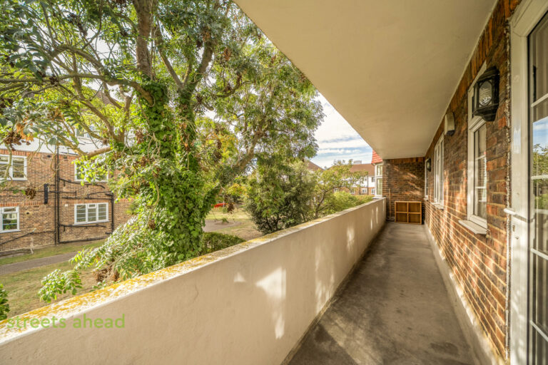 addsah_add140860_l_img_19-v2.jpg Addiscombe Road, Croydon, CR0, photo 20