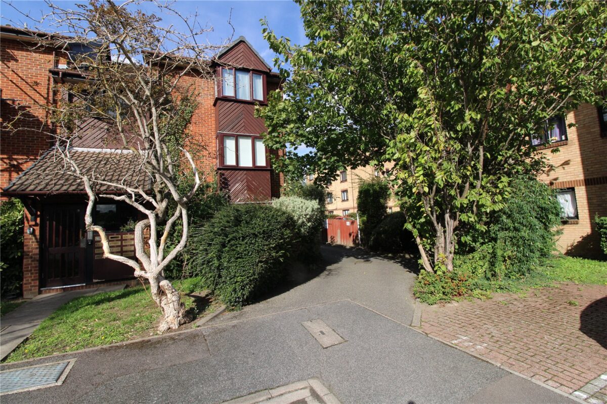 Redgrave Close, Croydon, Surrey 3 addsah add250367 img 00