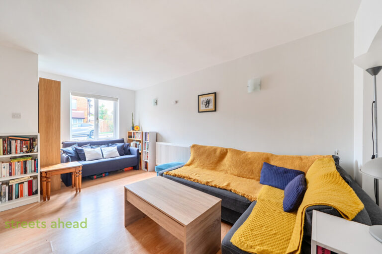 addsah_add260175_img_01.jpg Anthony Road, London, SE25, photo 2