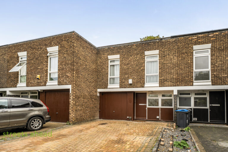 Tipton Drive, Croydon, photo 1