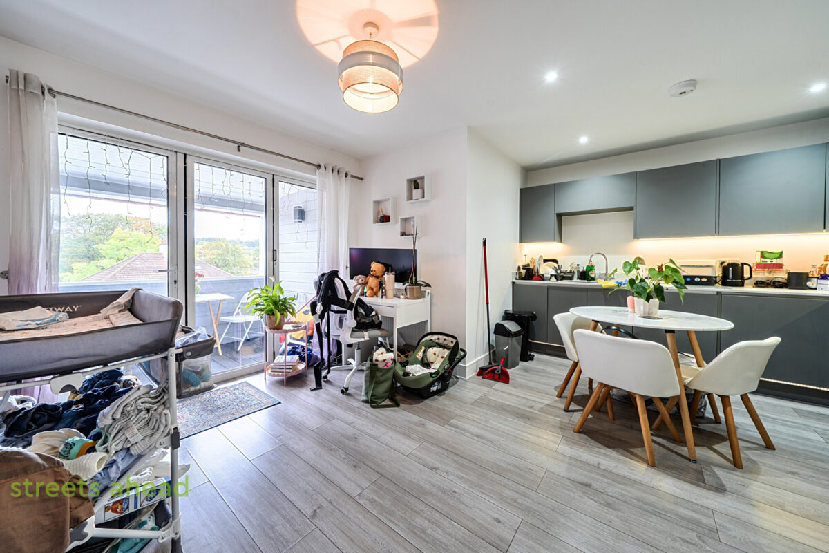 South Drive, Coulsdon, CR5, photo 3