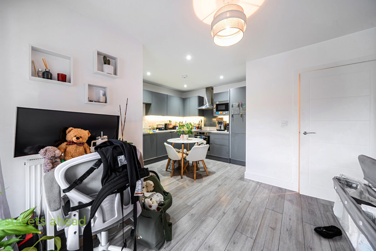South Drive, Coulsdon, CR5, photo 4