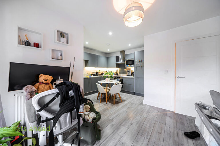 South Drive, Coulsdon, CR5, photo 4