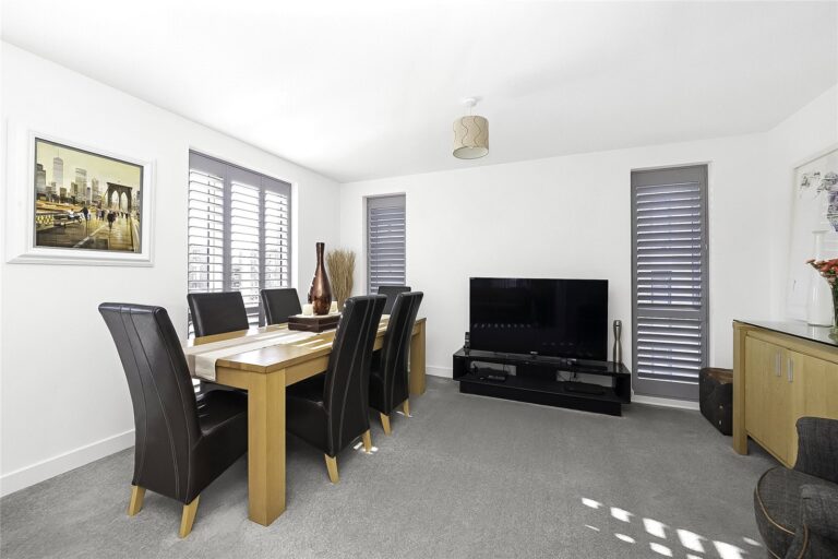 cousah_scd250018_img_04.jpg Crawford Crescent, Coulsdon, CR5, photo 5
