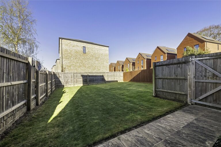 cousah_scd250018_img_10.jpg Crawford Crescent, Coulsdon, CR5, photo 11