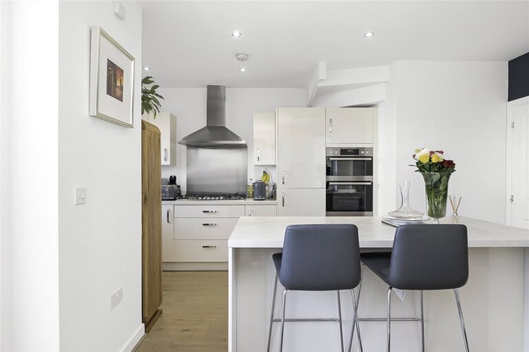 cousah_scd250018_img_12.jpg Crawford Crescent, Coulsdon, CR5, photo 13