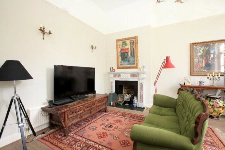 crpsah_crp130849_l_img_04.jpg Belvedere Road, London, SE19, photo 5