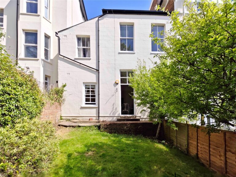 crpsah_crp130849_l_img_09.jpg Belvedere Road, London, SE19, photo 10