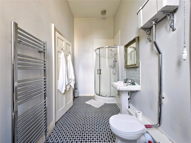 crpsah_crp130849_l_img_10.jpg Belvedere Road, London, SE19, photo 11