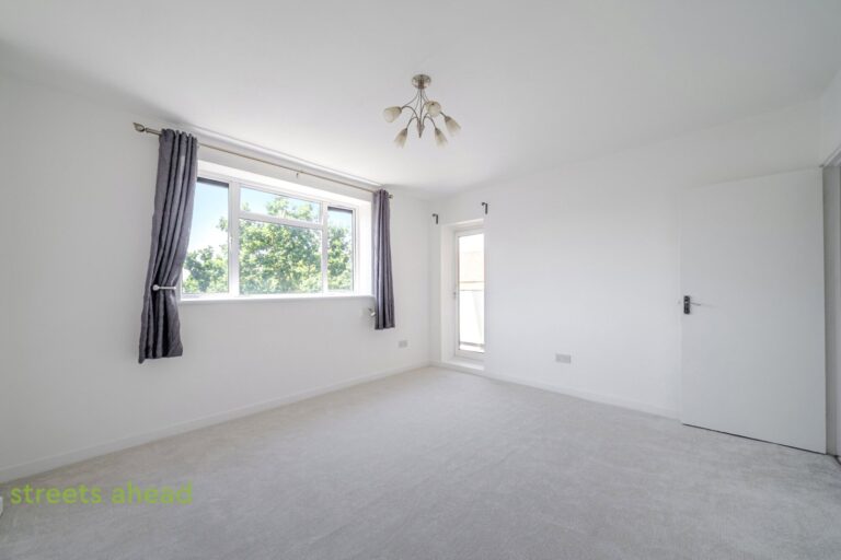 Kingswood Estate, London, photo 1