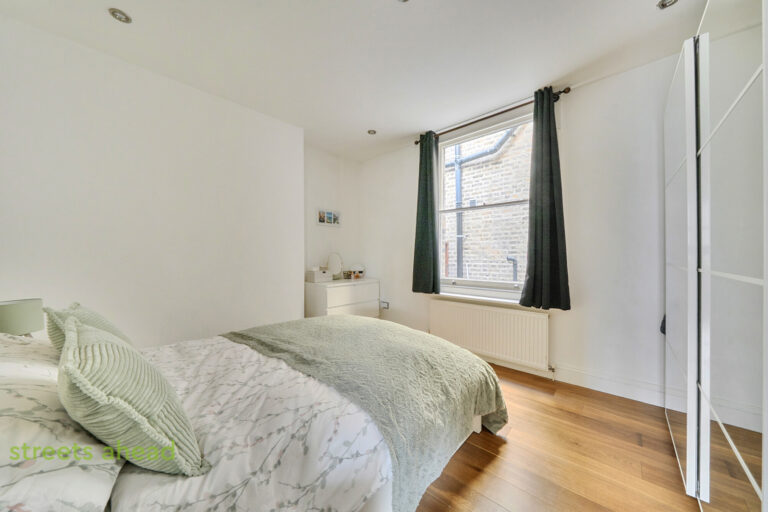 crpsah_crp170803_l_img_03-v2.jpg Belvedere Road, London, SE19, photo 4