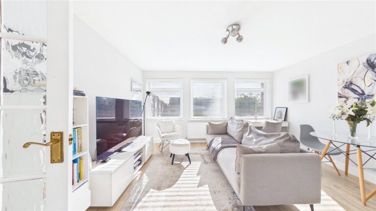 Mowbray Road, London, SE19, photo 6