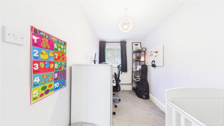 Mowbray Road, London, SE19, photo 8