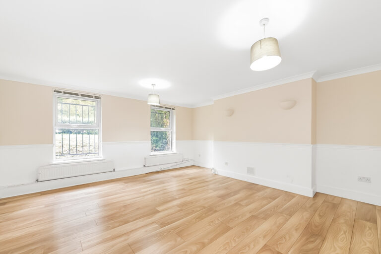crpsah_crp240348_img_01.jpg Thicket Road, London, SE20, photo 2