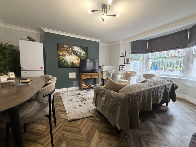 Belvedere Road, London, photo 1