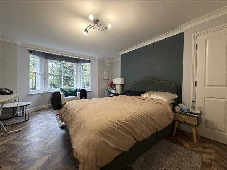 crpsah_crp260191_l_img_02.jpg Belvedere Road, London, SE19, photo 3