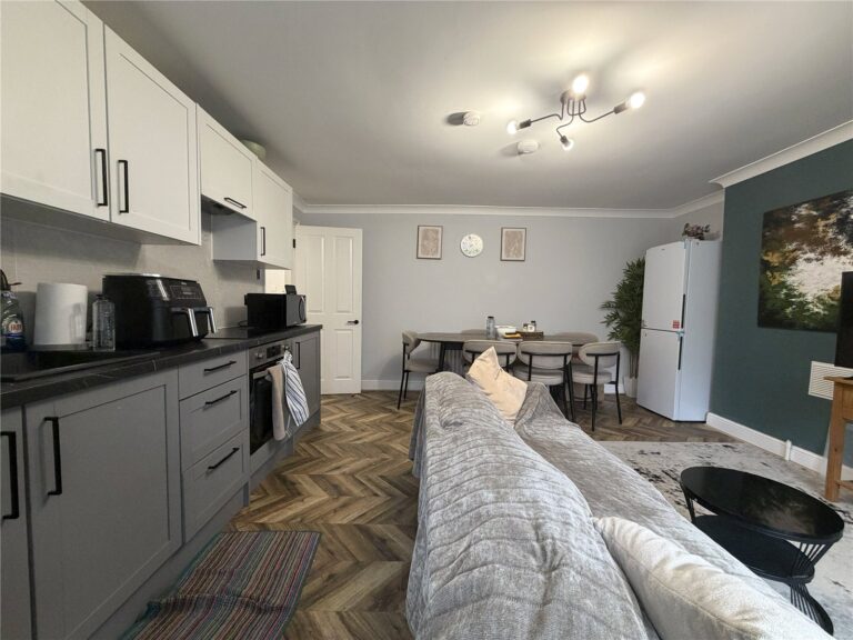 crpsah_crp260191_l_img_05.jpg Belvedere Road, London, SE19, photo 6
