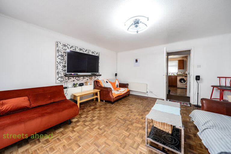 crpsah_crp260387_l_img_02.jpg Kensington Avenue, Norbury, CR7, photo 3