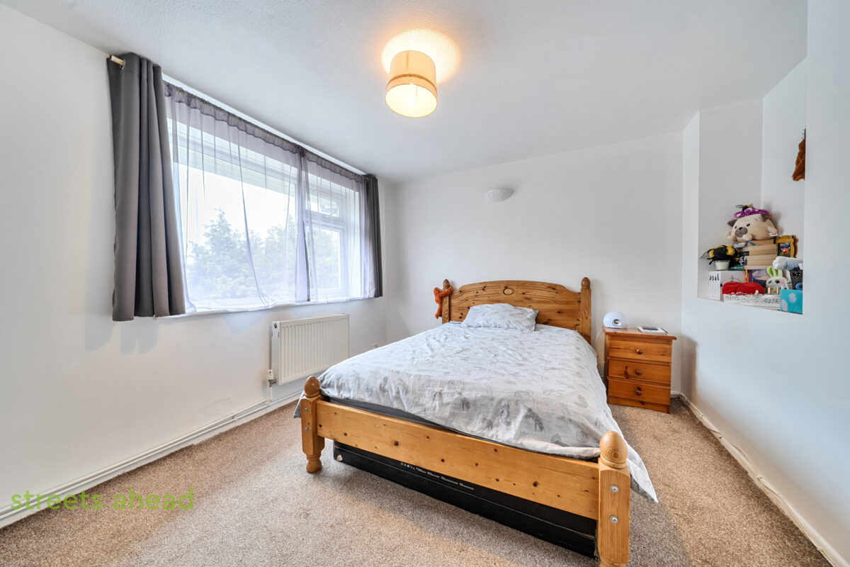crpsah_crp260387_l_img_05.jpg Kensington Avenue, Norbury, CR7, photo 6