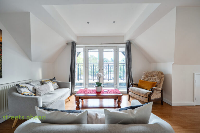 Foxley Lane, Purley, photo 1