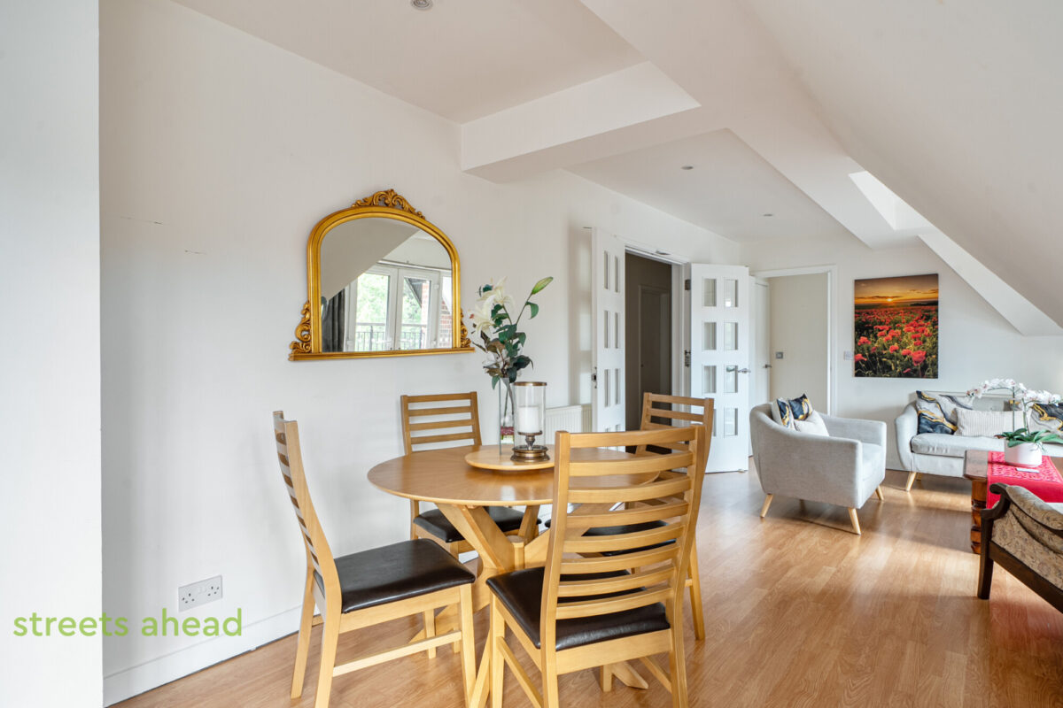 pursah_add260334_img_01-v2.jpg Foxley Lane, Purley, CR8, photo 2