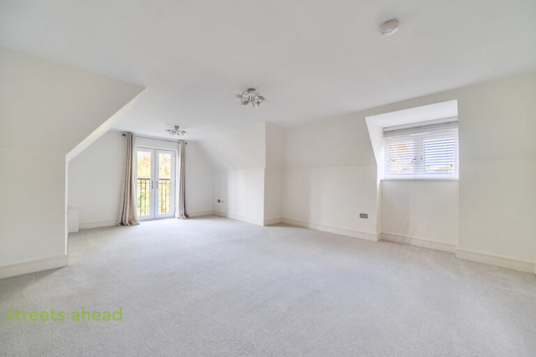 pursah_pur200191_img_01.jpg Wakeling Court, 85 Foxley Lane, Purley, CR8, photo 2