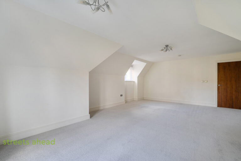 pursah_pur200191_img_05.jpg Wakeling Court, 85 Foxley Lane, Purley, CR8, photo 6