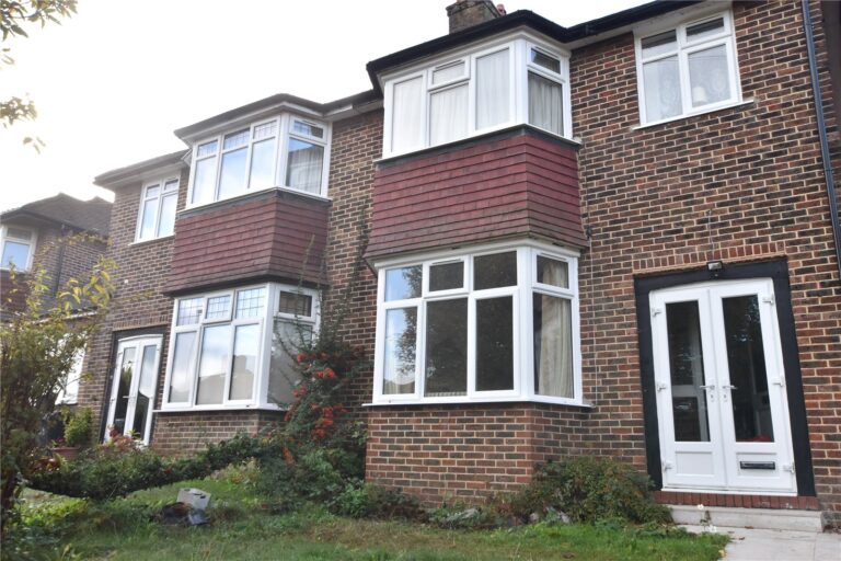 Ingleboro Drive, Purley, photo 1