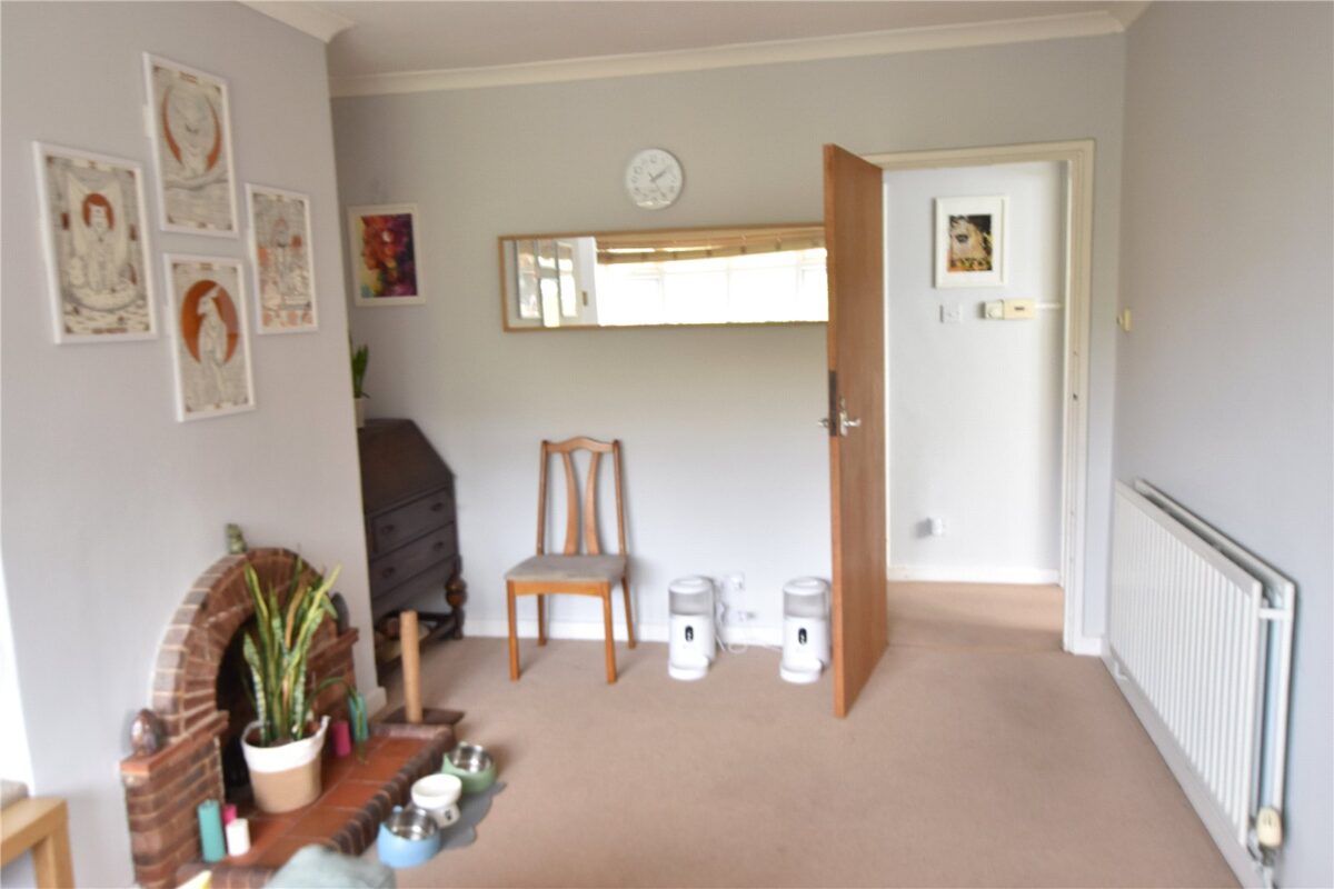 pursah_pur260184_l_img_04-v3.jpg Epsom Road, Epsom, Surrey, KT17, photo 5