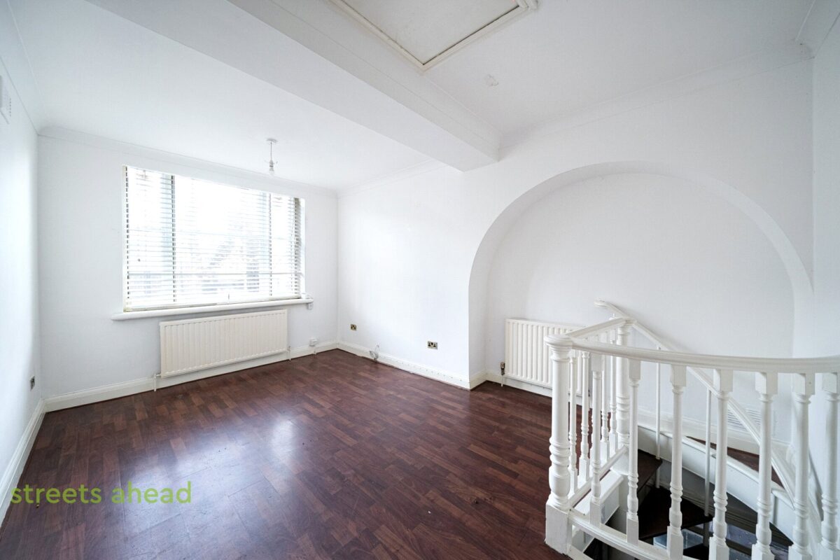 scrsah add130810 l img 01