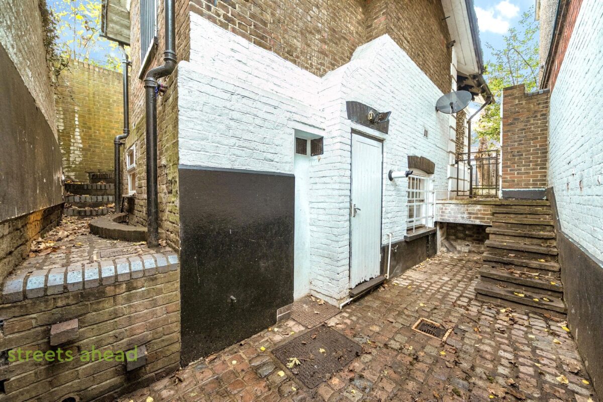 scrsah add130810 l img 11