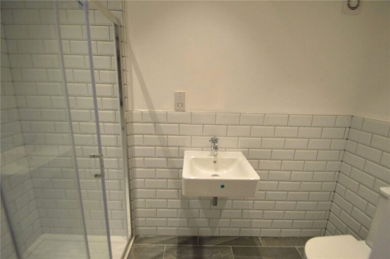 scrsah com260006 img 05