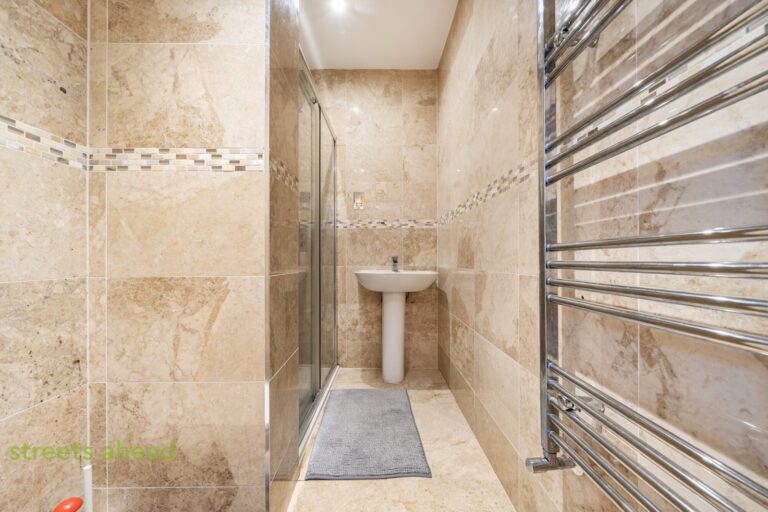 scrsah_pur260174_img_05.jpg Selsdon Road, South Croydon, CR2, photo 6