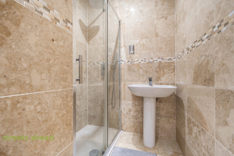 scrsah_pur260174_img_06.jpg Selsdon Road, South Croydon, CR2, photo 7