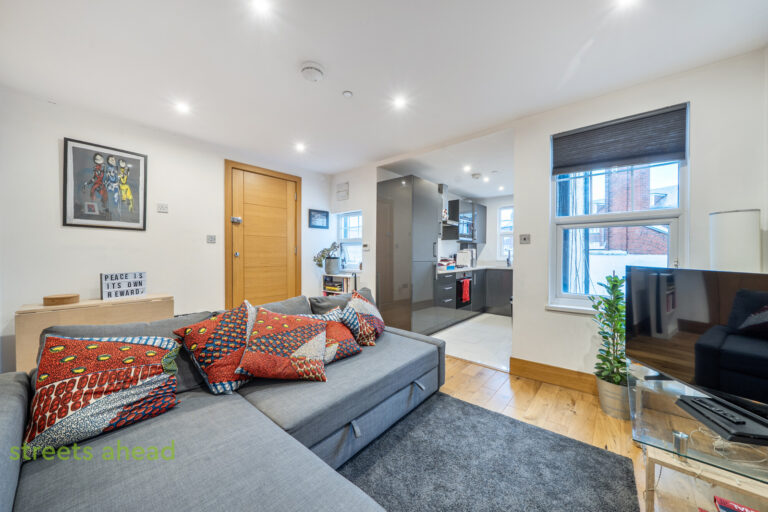 scrsah_pur260174_img_09.jpg Selsdon Road, South Croydon, CR2, photo 10
