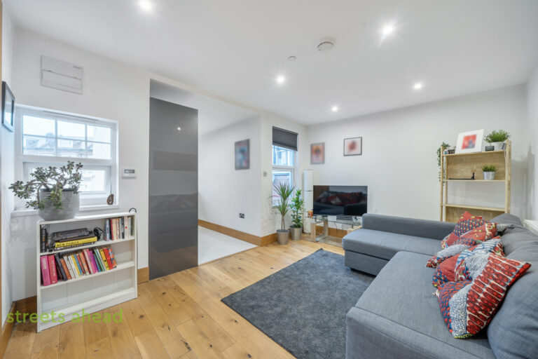 scrsah_pur260174_img_10.jpg Selsdon Road, South Croydon, CR2, photo 11