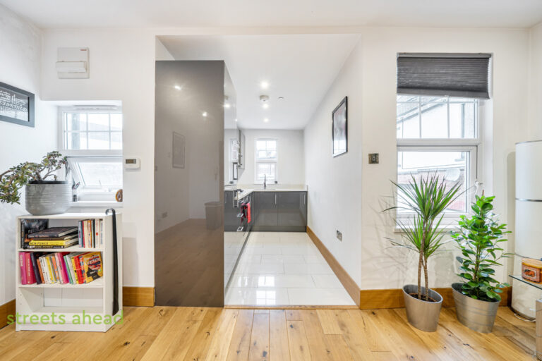 scrsah_pur260174_img_11.jpg Selsdon Road, South Croydon, CR2, photo 12