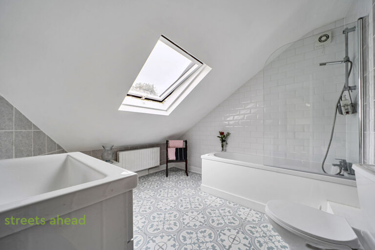 scrsah_scr260457_img_03.jpg Birdhurst Rise, South Croydon, CR2, photo 4
