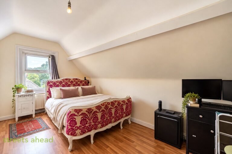 scrsah_scr260457_img_05.jpg Birdhurst Rise, South Croydon, CR2, photo 6