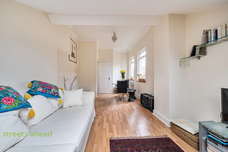scrsah_scr260457_img_15.jpg Birdhurst Rise, South Croydon, CR2, photo 16