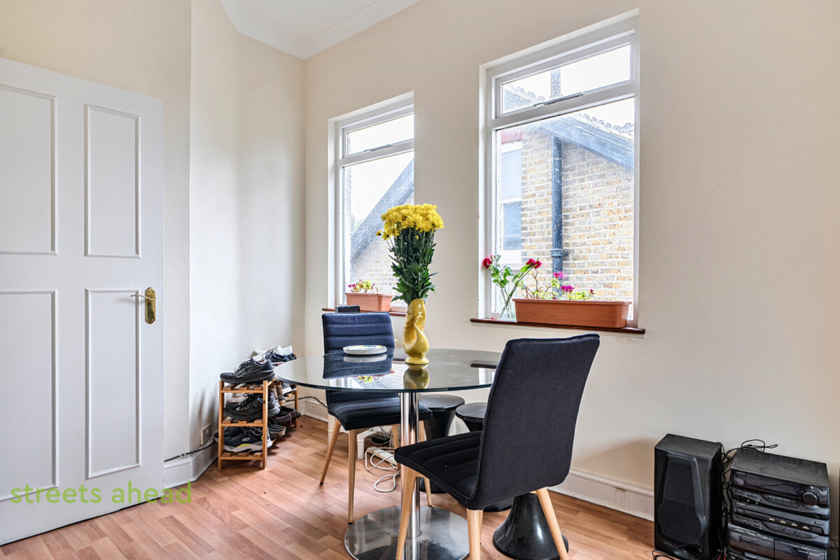scrsah_scr260457_img_16.jpg Birdhurst Rise, South Croydon, CR2, photo 17