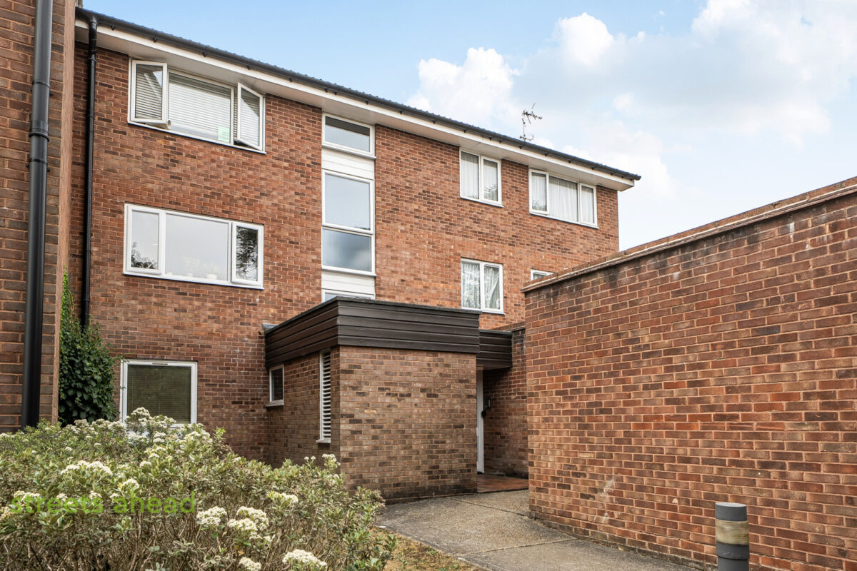 Inglewood, Pixton Way, Croydon, CR0, photo 1